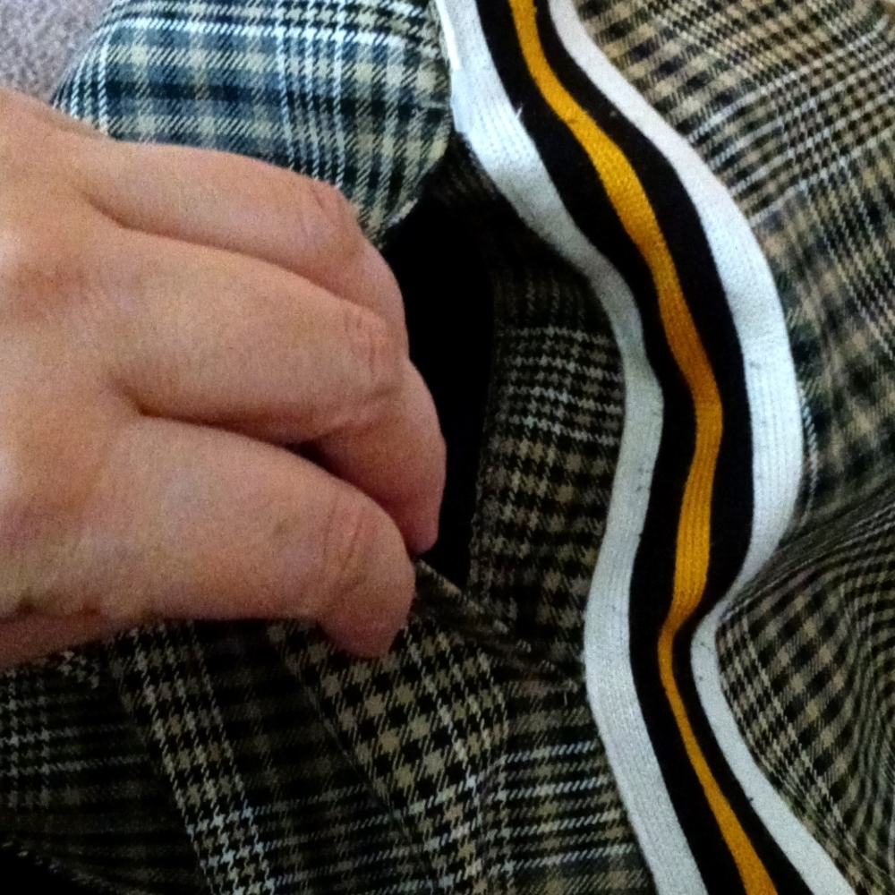 UO Sporty Plaid Pelmet Skirt. Size M - Picture 8 of 11